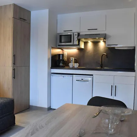 Montagne Renove, 2 Pers, Proche Pistes Et Commerces, Meribel - Fr-1-180-572 *